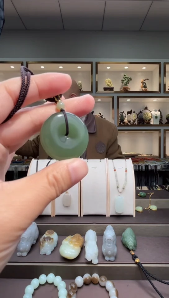 颈饰未镶嵌和田玉苏