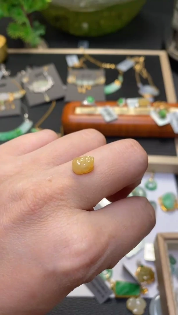 颈饰未镶嵌翡翠净货36097