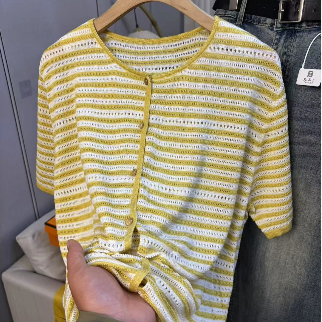 《花海桑田》新款圆领镂空开衫针织衫女