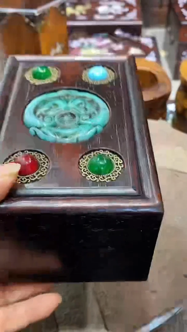 木木雕款盒子一个