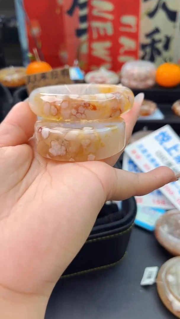 【闪购商品】石英质玉手镯未镶嵌赠送镯心（58圈口）