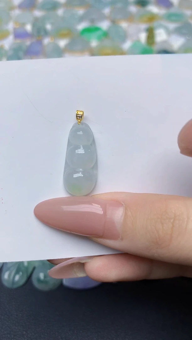 翡翠18K金镶嵌颈饰天然翡翠A货