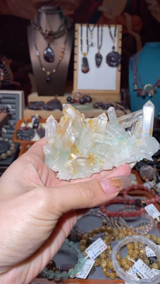 【闪购商品】水晶原石未镶嵌翠幽灵原矿拍3发1