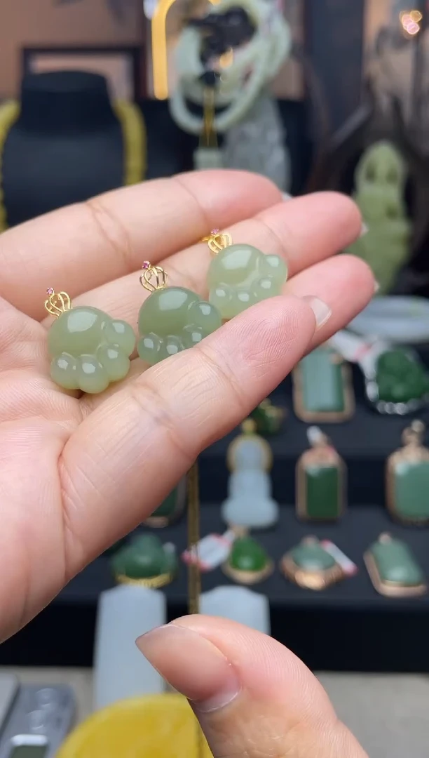 【闪购商品】和田玉颈饰18K金镶嵌吊坠多样性发其一