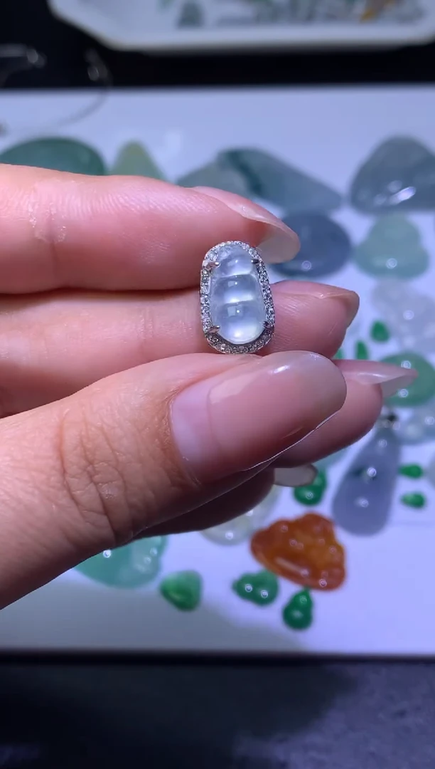 颈饰未镶嵌翡翠净货