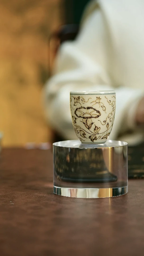 【闪购商品】《渐升堂》釉里金  