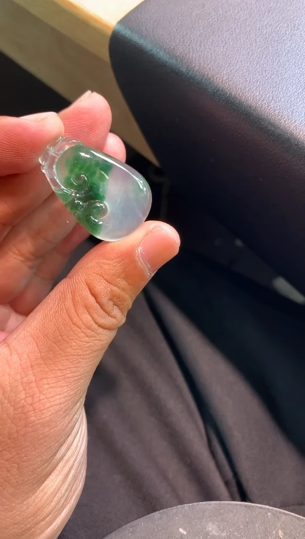 【闪购商品】翡翠颈饰未镶嵌如意