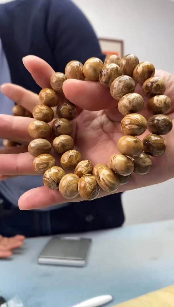 琥珀未镶嵌珠宝奇石假一罚十，多样性发一件030