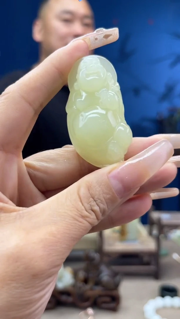 和田玉未镶嵌颈饰1