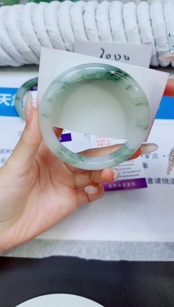 未镶嵌手镯石英质玉131/63