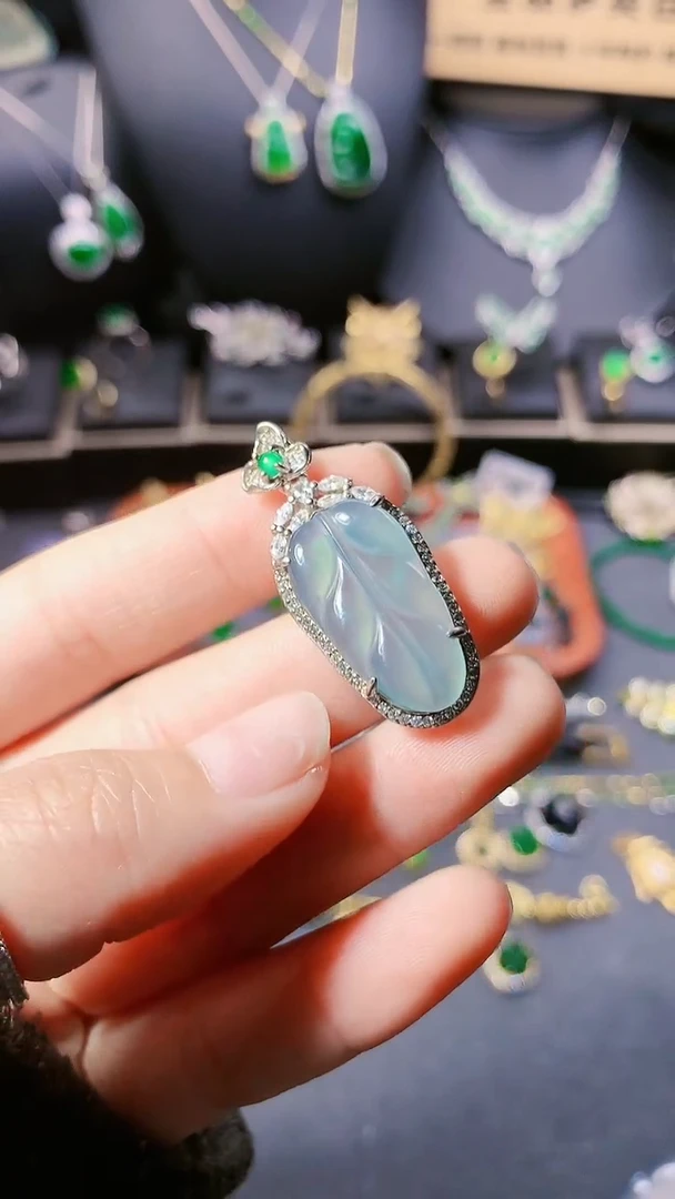 【闪购商品】翡翠吊坠(赠链)银S925镶嵌吊坠