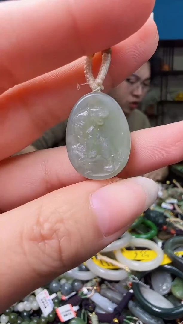 颈饰未镶嵌和田玉1