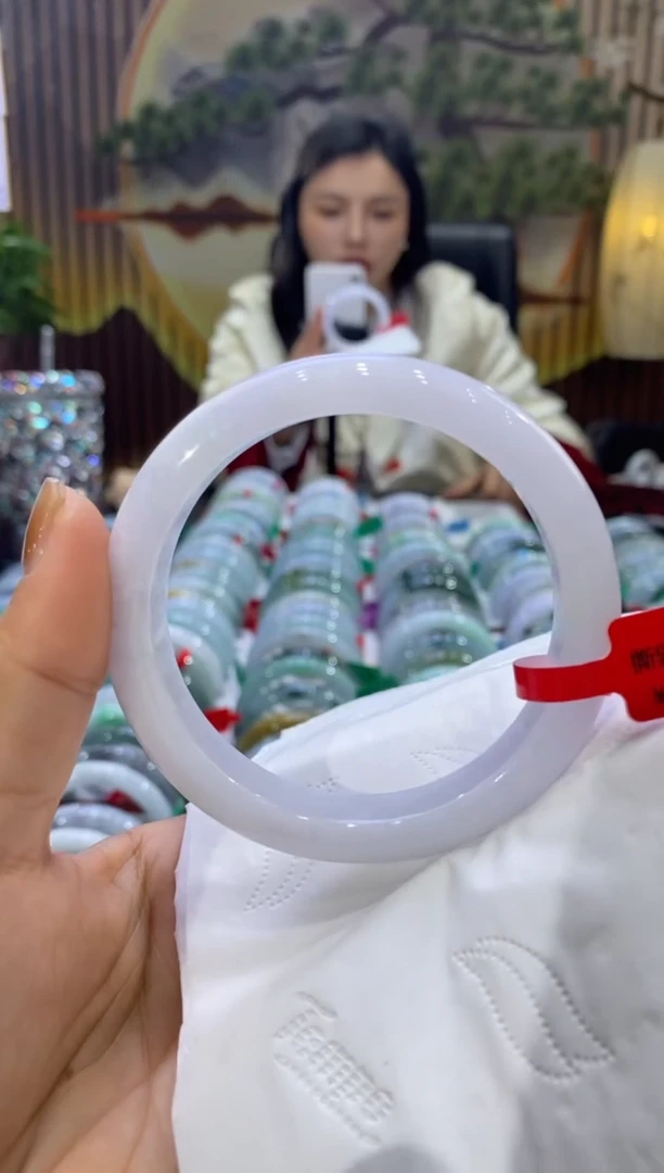 【闪购商品】翡翠手镯未镶嵌多人08143