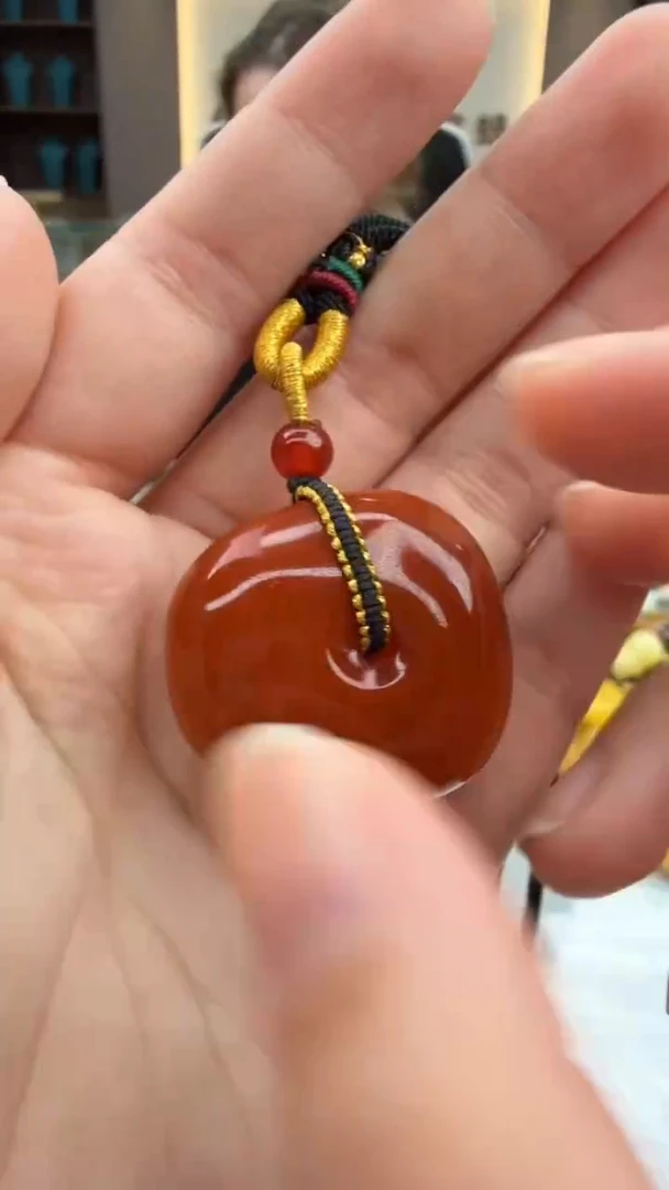 琥珀颈饰未镶嵌170秒拍号 假一罚三