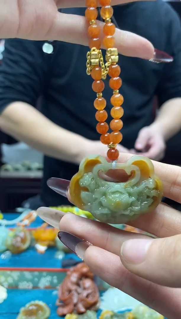 未镶嵌岫玉吊坠·