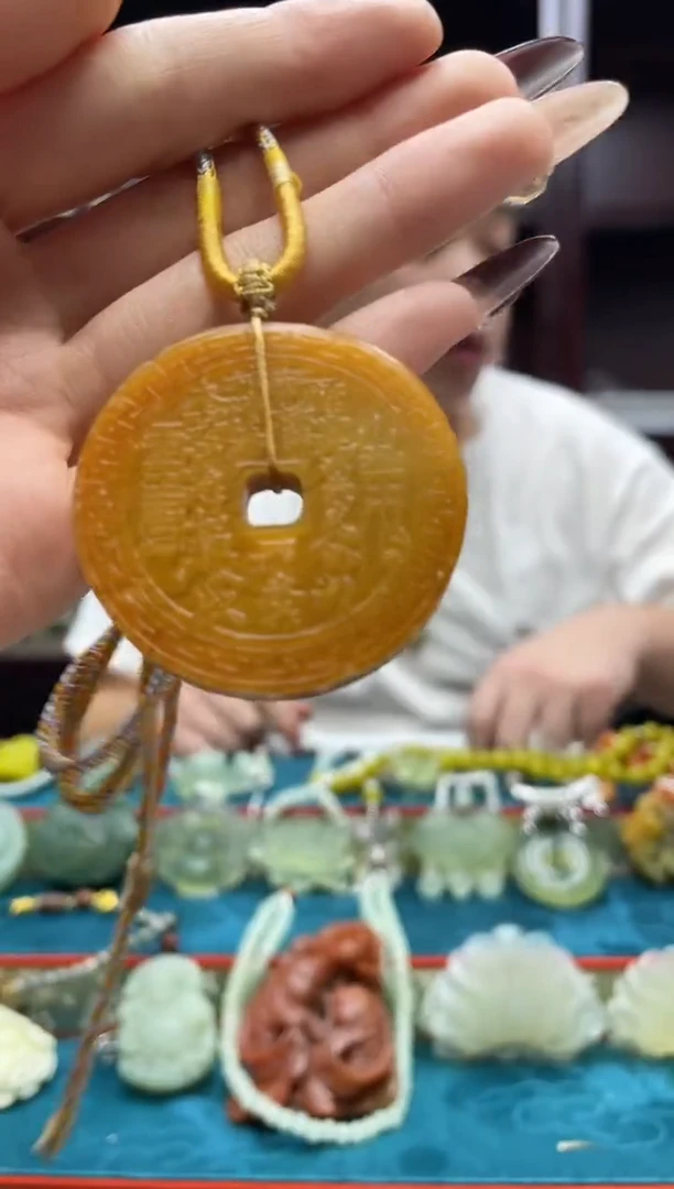 未镶嵌岫玉吊坠·