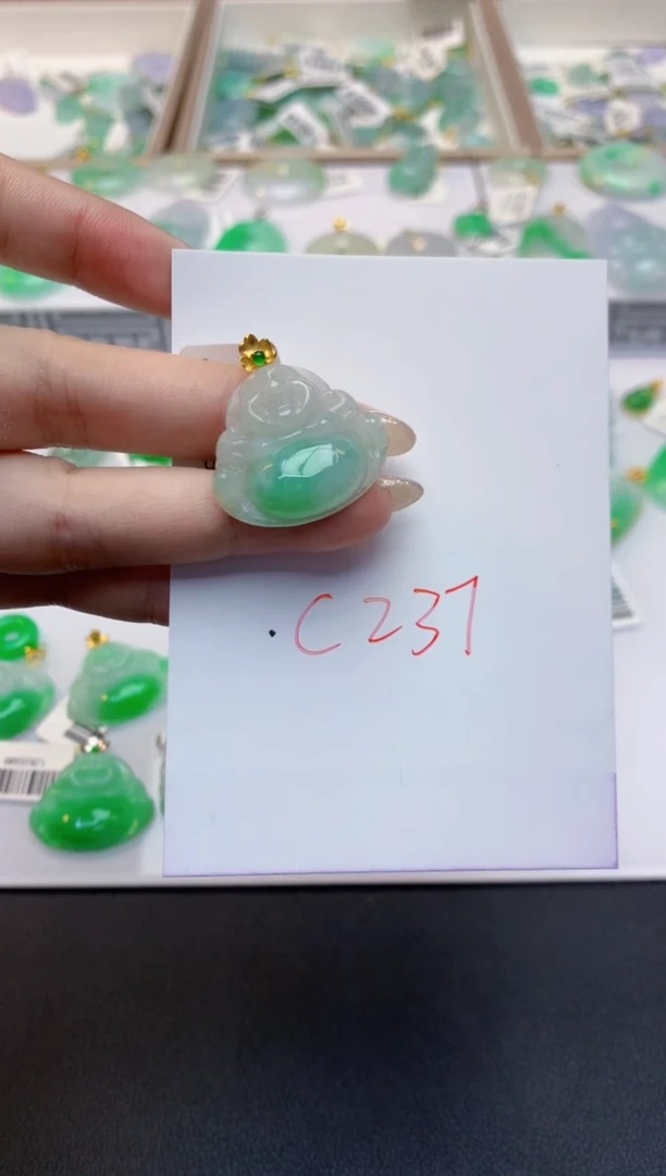 翡翠18K金镶嵌颈饰天然缅甸A货翡翠