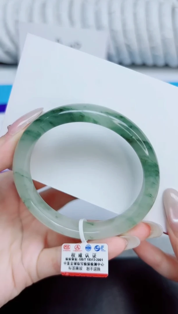 未镶嵌手镯石英质玉224/55.4