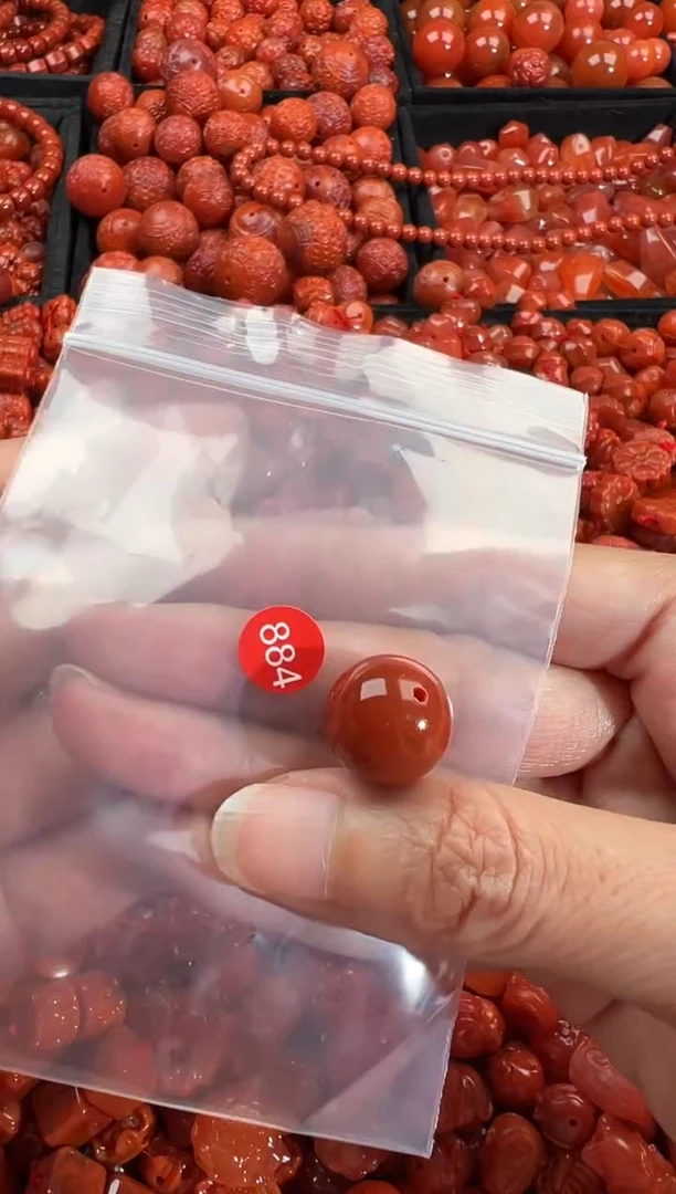 南红玛瑙未镶嵌颈饰1