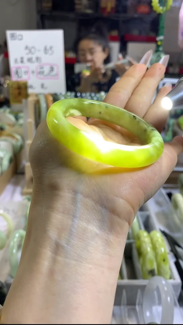 未镶嵌岫玉手镯58 52+ 包容