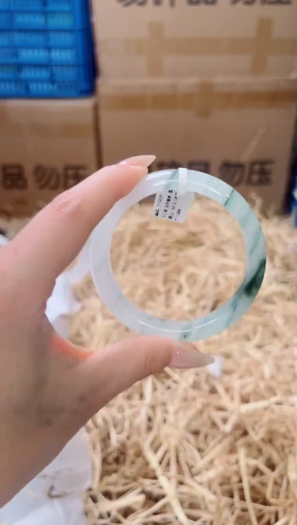 未镶嵌手镯石英质玉T-0637