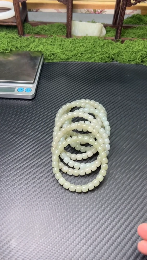 未镶嵌手串和田玉且末微色差近矿卡8多样性发货拍一发一J