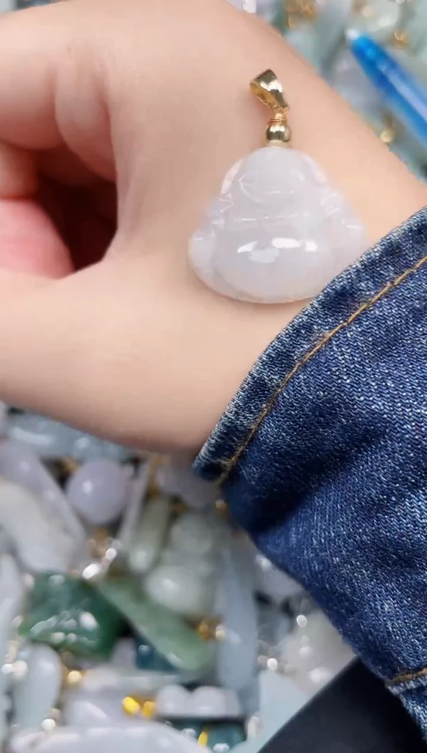 吊坠(不含链)未镶嵌翡翠**