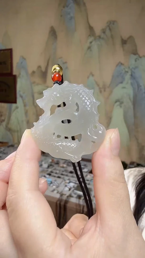 颈饰未镶嵌和田玉.