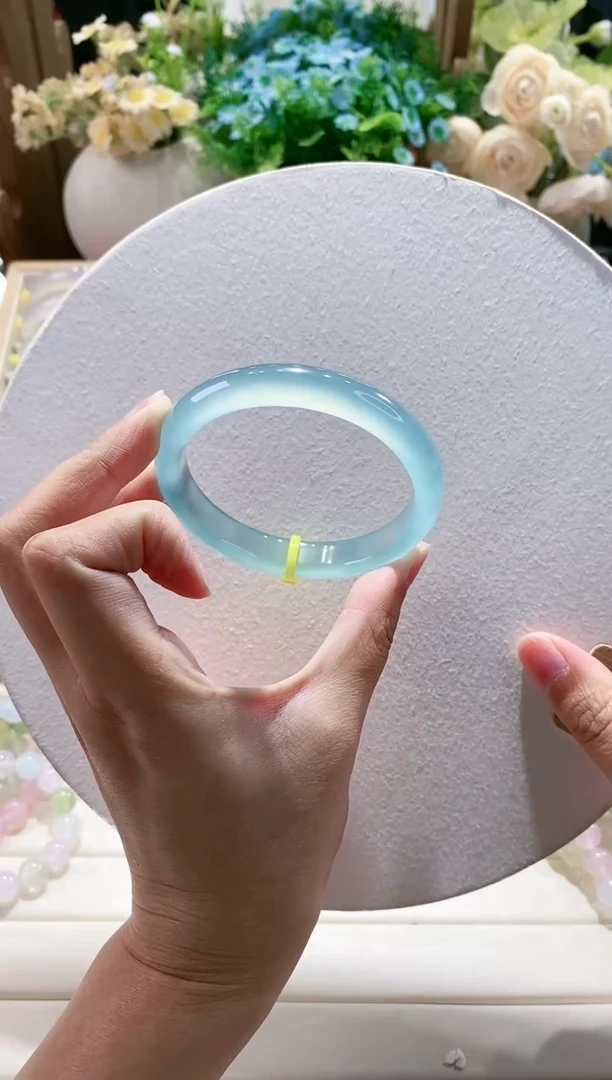 玛瑙/玉髓手镯未镶嵌75-