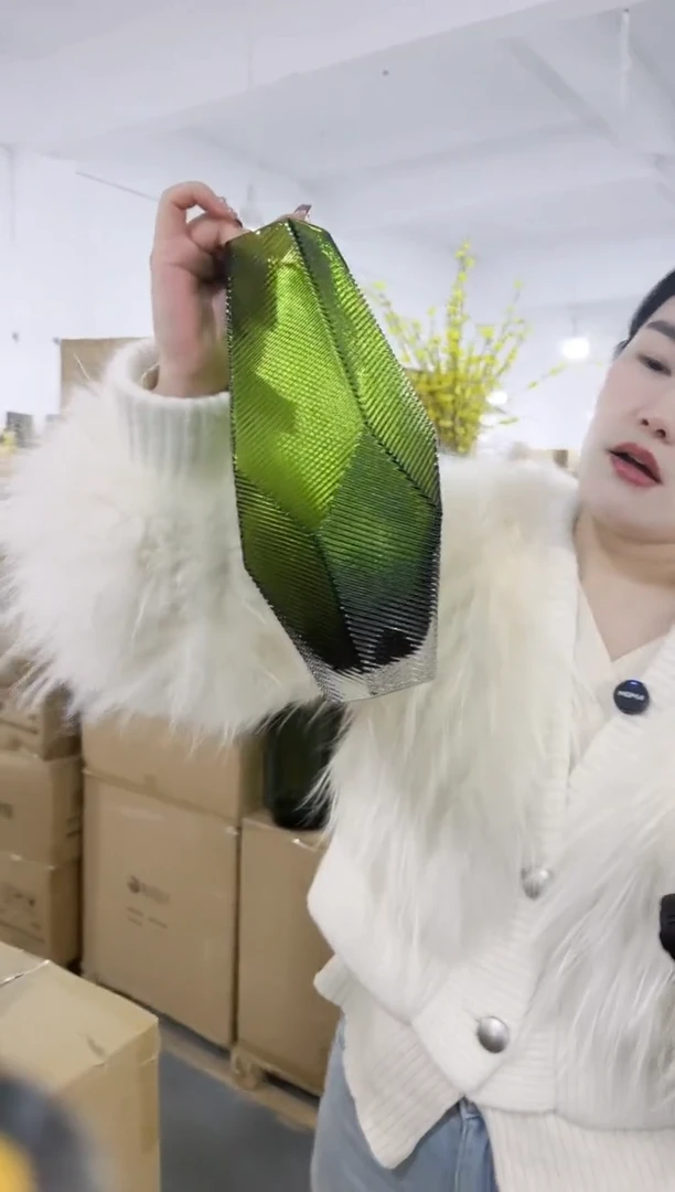 【闪购商品】无铅玻璃UU外贸花瓶微瑕-ST2M