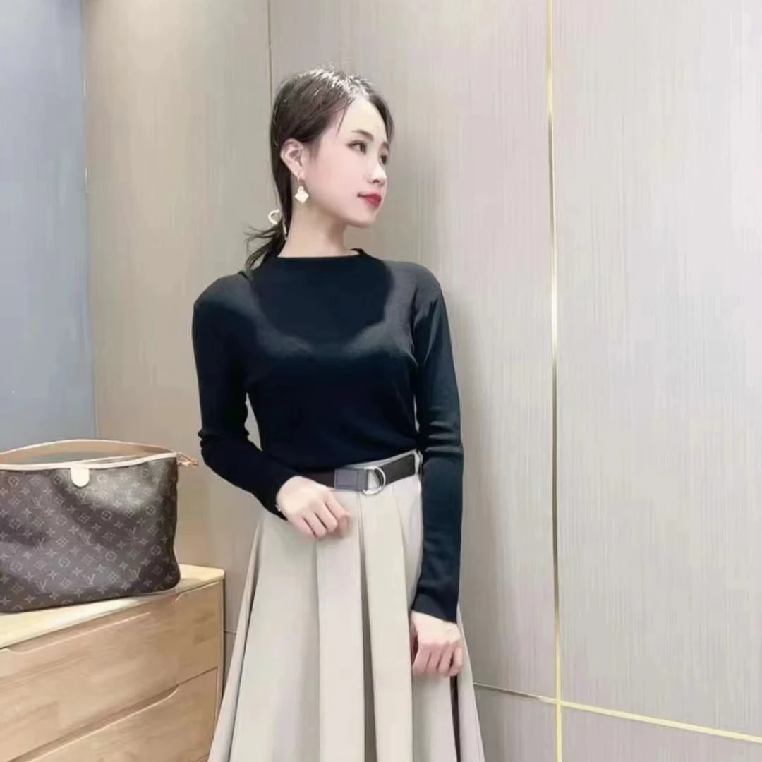 时尚百搭修身显瘦贴身舒适净版小衫