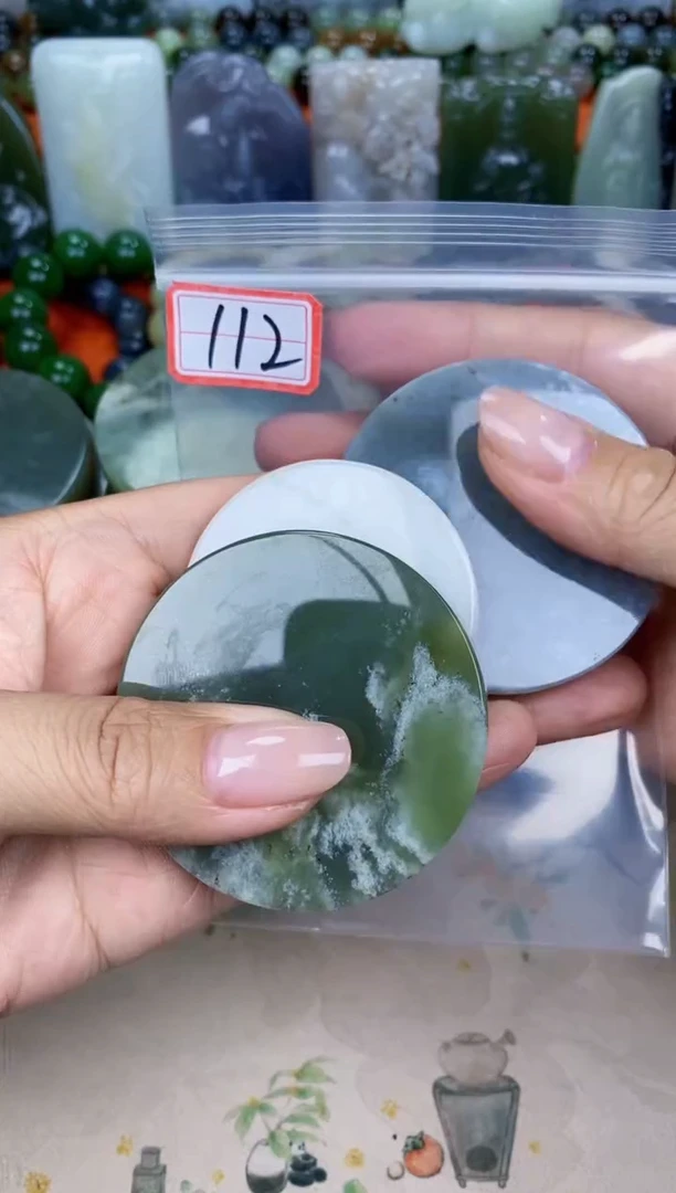 和田玉未镶嵌颈饰和田玉