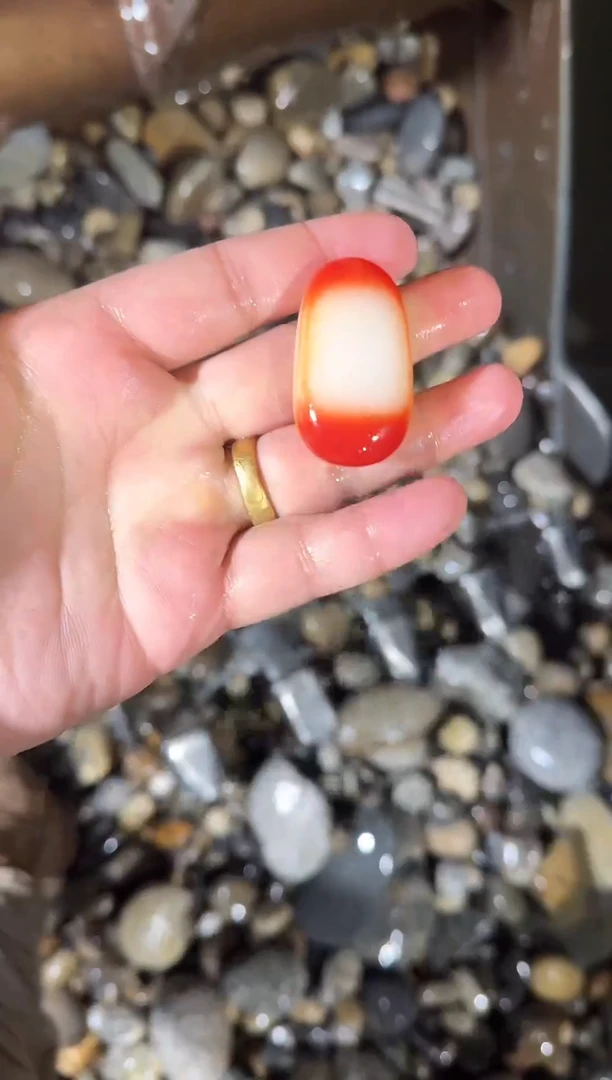 未镶嵌和田玉（糖玉）挂件挂件