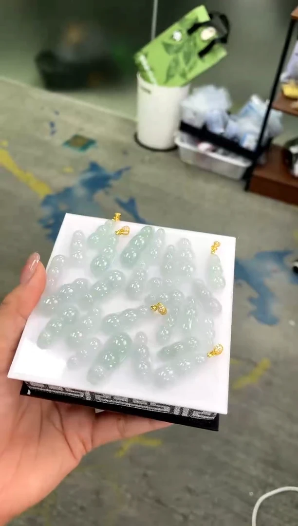 翡翠银S925镶嵌吊坠(赠链)福豆多样性发货发一件