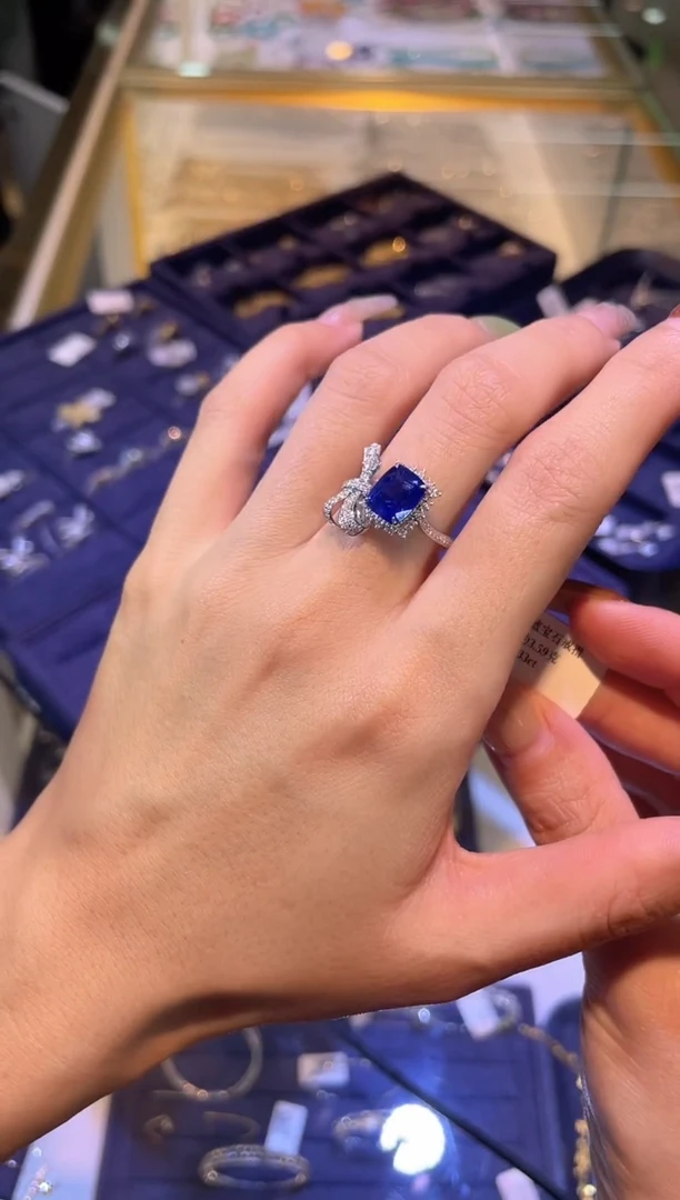 戒指蓝宝石18K金镶嵌   JZ