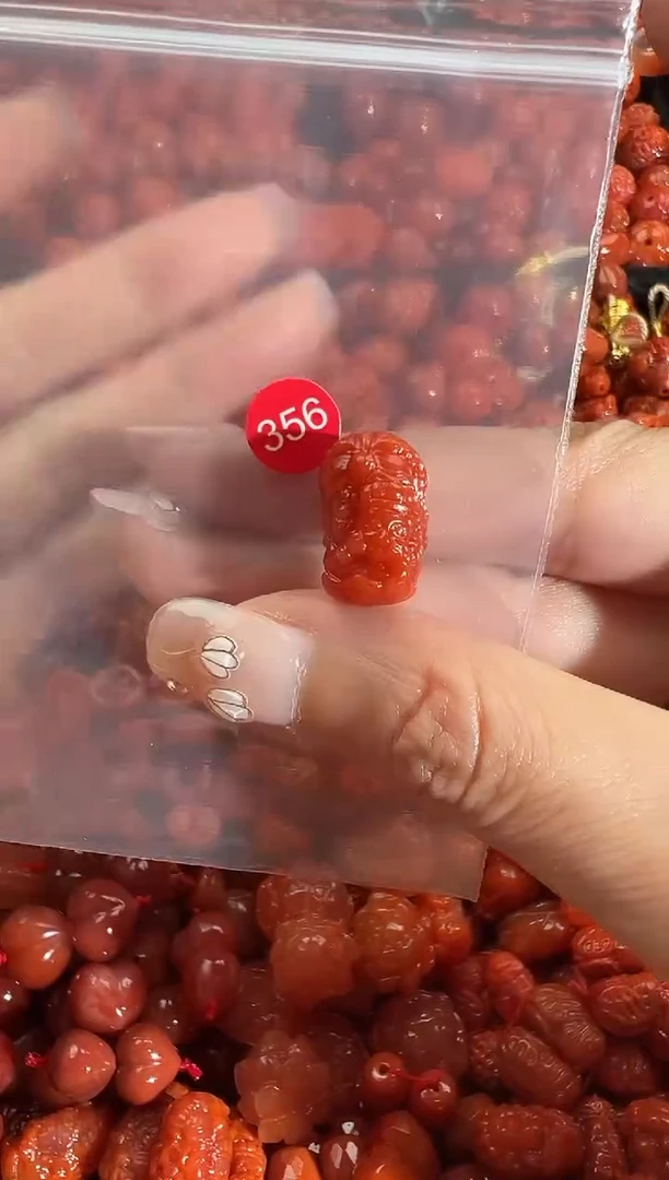 颈饰未镶嵌南红玛瑙1