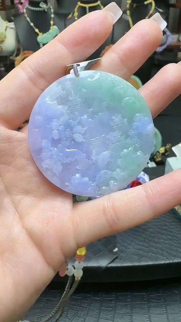 【闪购商品】翡翠颈饰未镶嵌山水