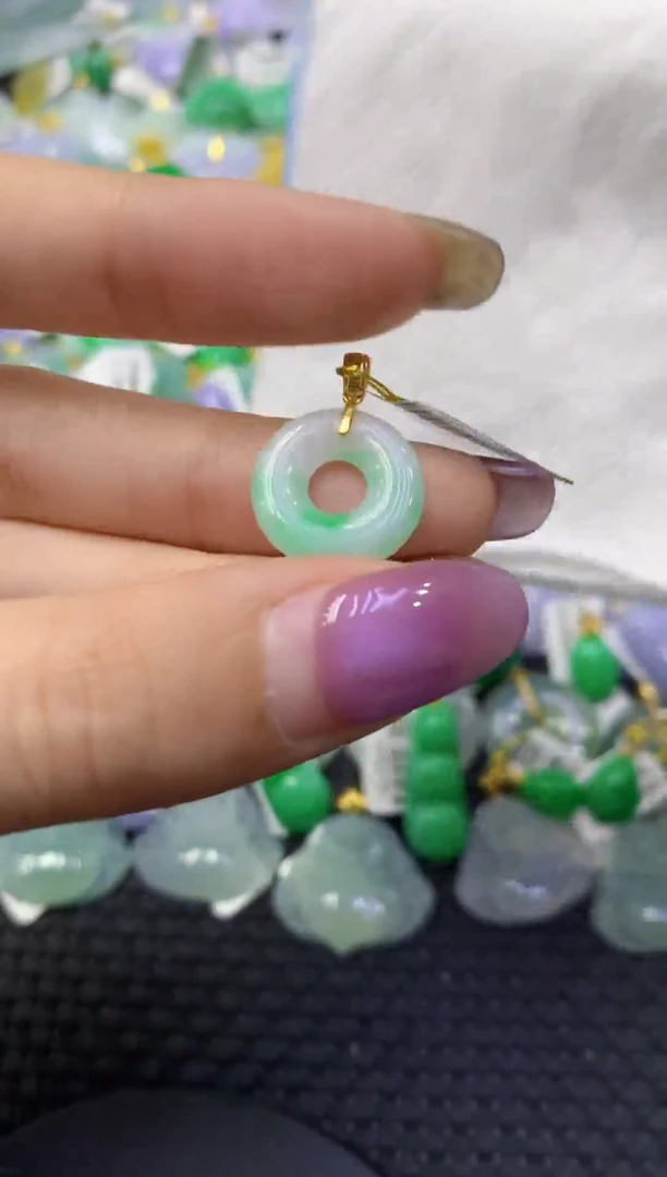 颈饰未镶嵌翡翠天然缅甸翡翠A货