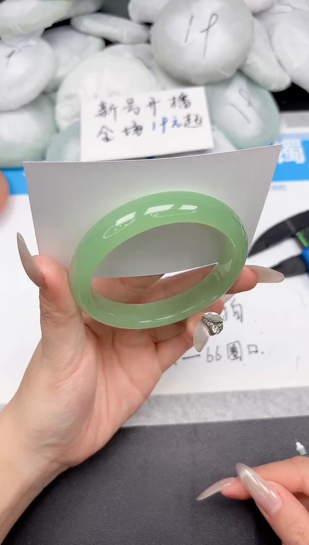 未镶嵌手镯石英质玉283-57