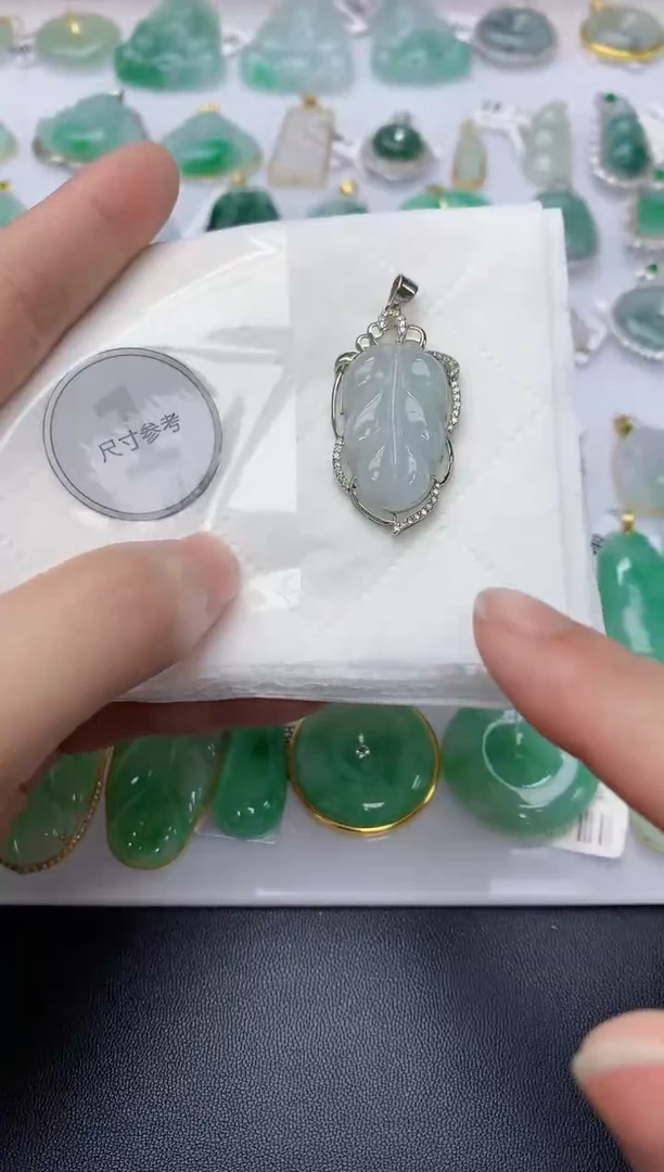 颈饰银S925镶嵌翡翠天然A货