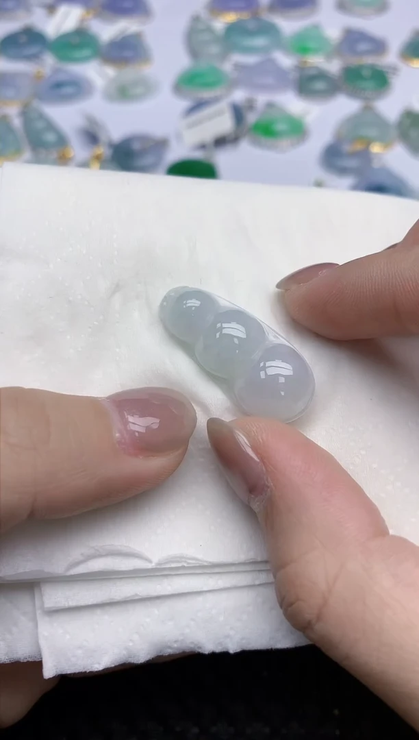 【闪购商品】翡翠颈饰未镶嵌天然翡翠A货