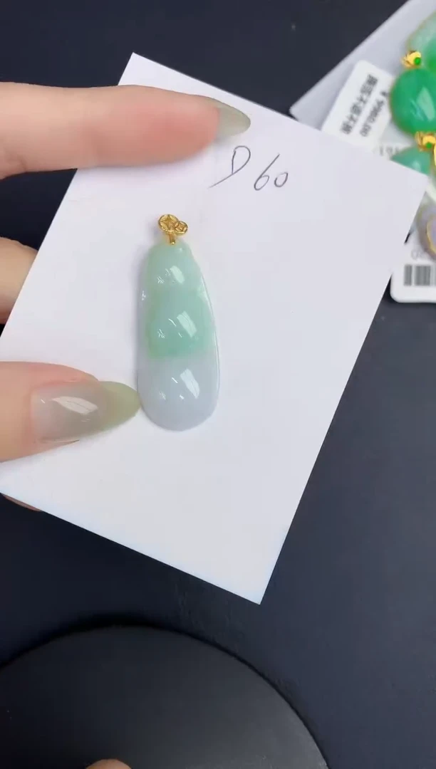 翡翠未镶嵌颈饰缅甸天然翡翠A货