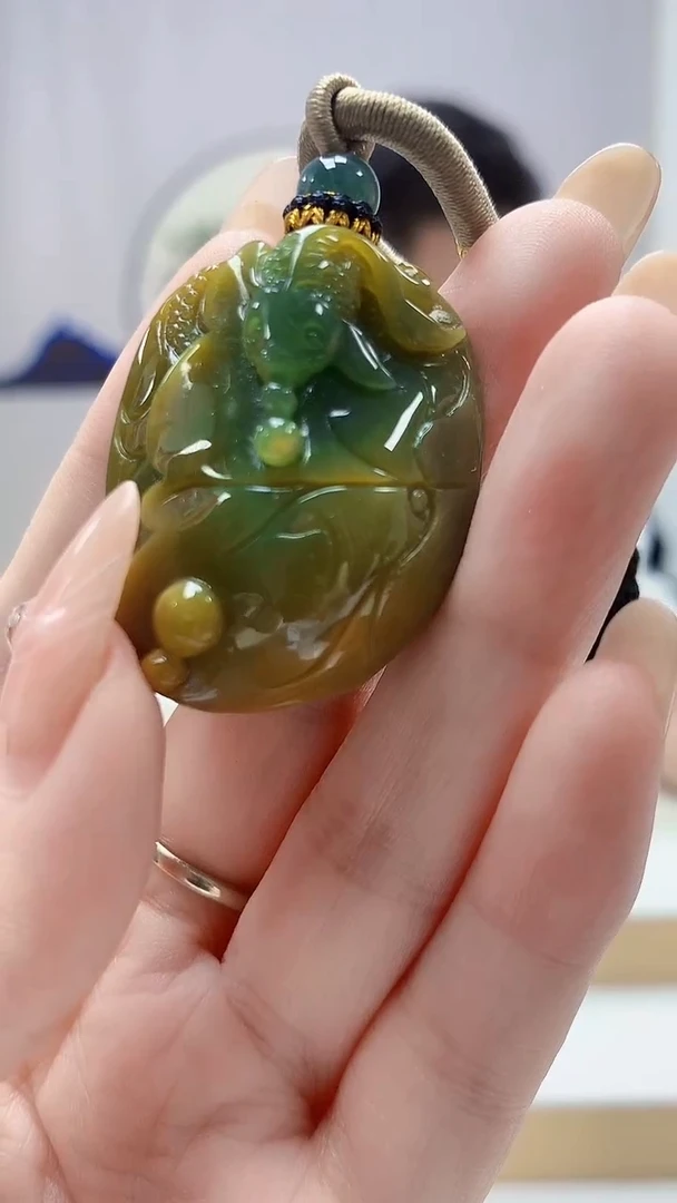 未镶嵌定制翡翠4917DD-毛货挂件47