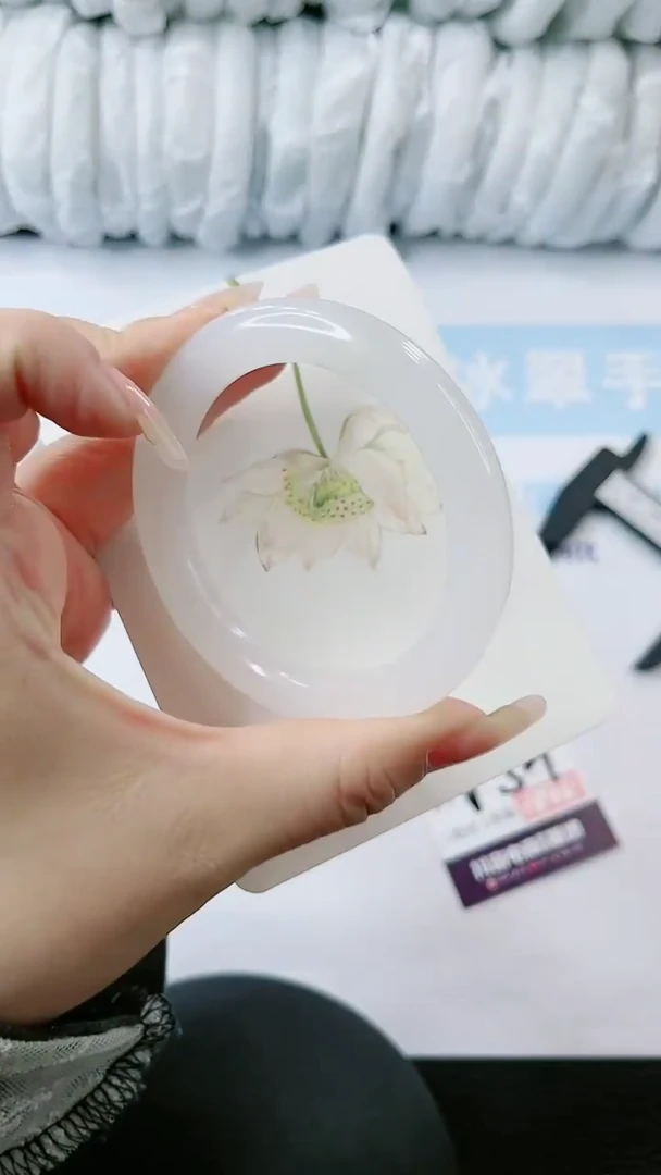 【闪购商品】石英质玉手镯未镶嵌 多样性发货V54