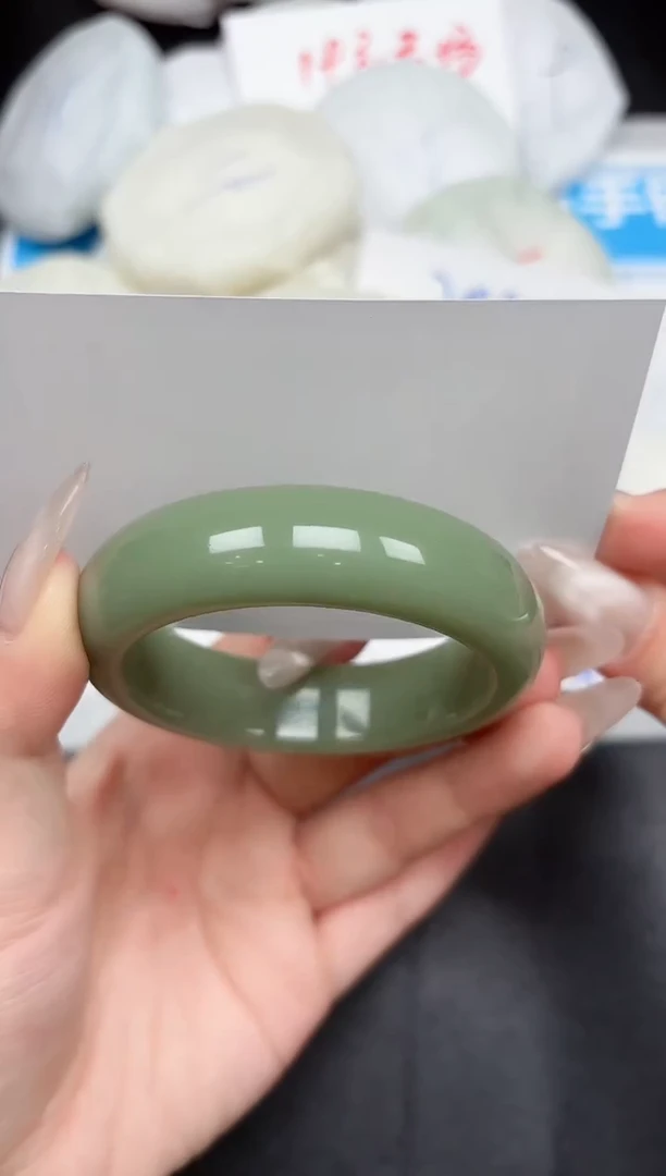 未镶嵌手镯石英质玉86-52