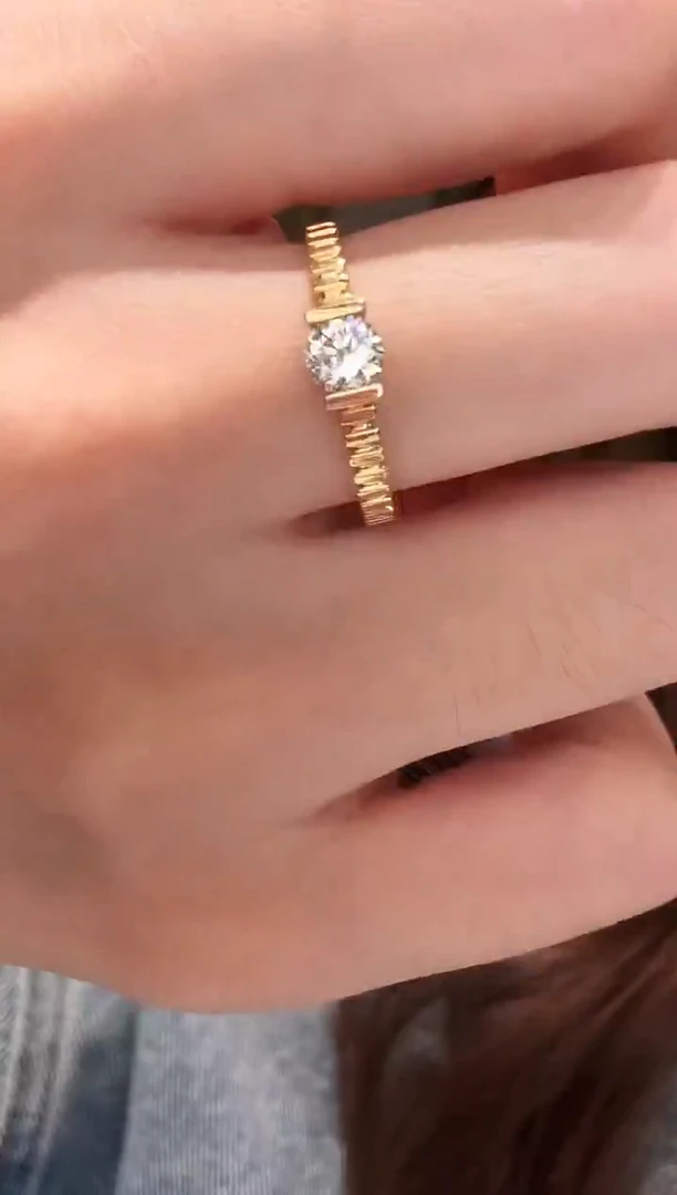 18K金镶嵌戒指钻石AY023-R-20