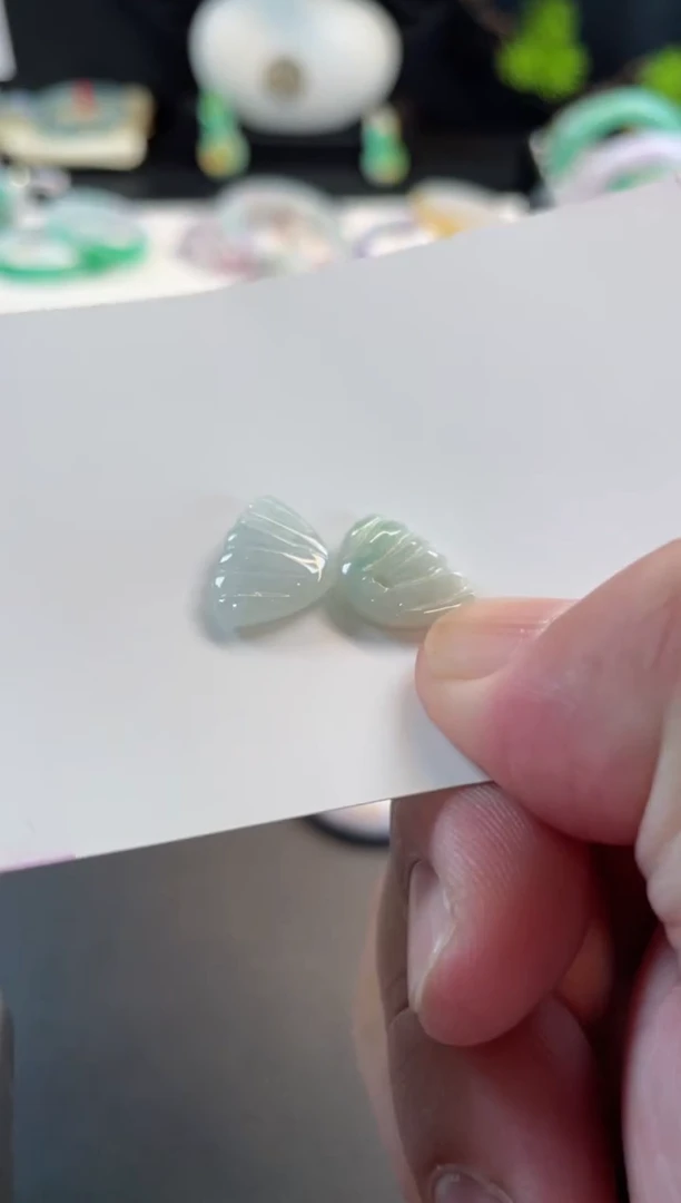 未镶嵌手镯翡翠6、有纹裂