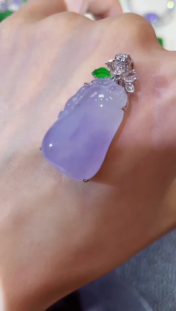 吊坠(不含链)18K金镶嵌翡翠团购19