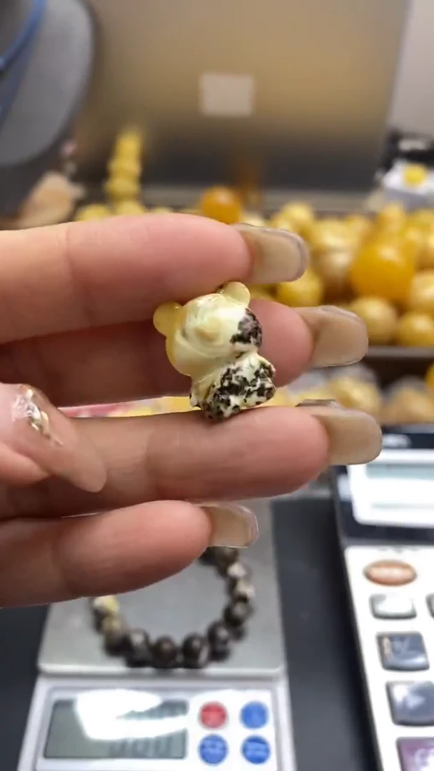 琥珀未镶嵌珠宝奇石1107