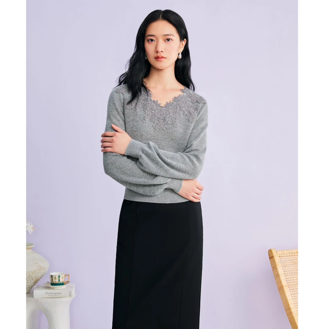 YINER音儿冬季新款气质时尚百搭刺绣毛针织衫8C66106386